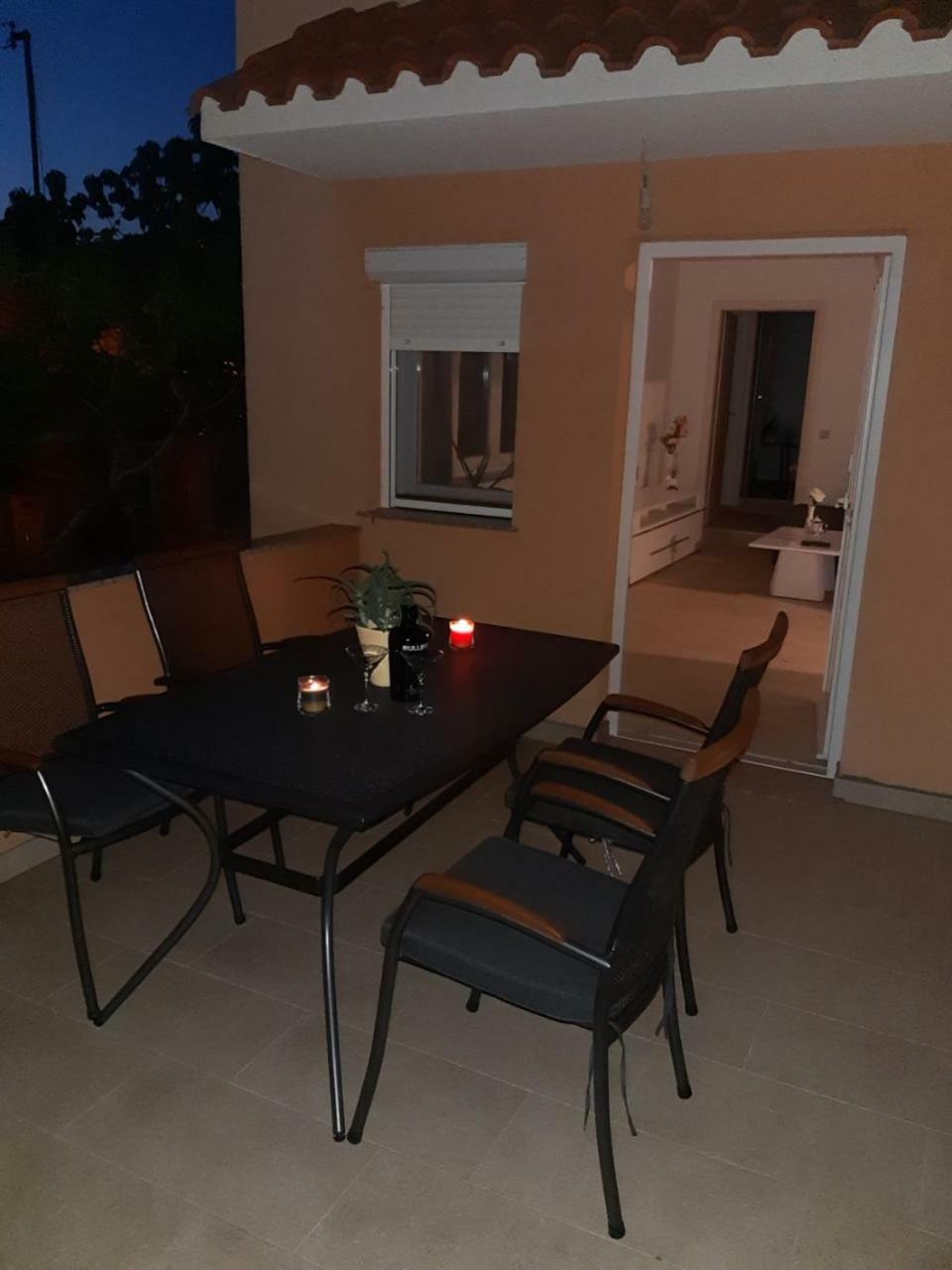 Lanelu Apartman Rogoznica Kültér fotó