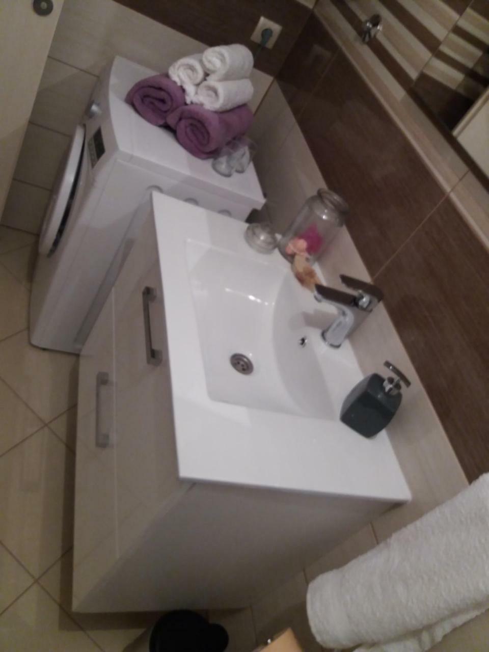 Lanelu Apartman Rogoznica Kültér fotó